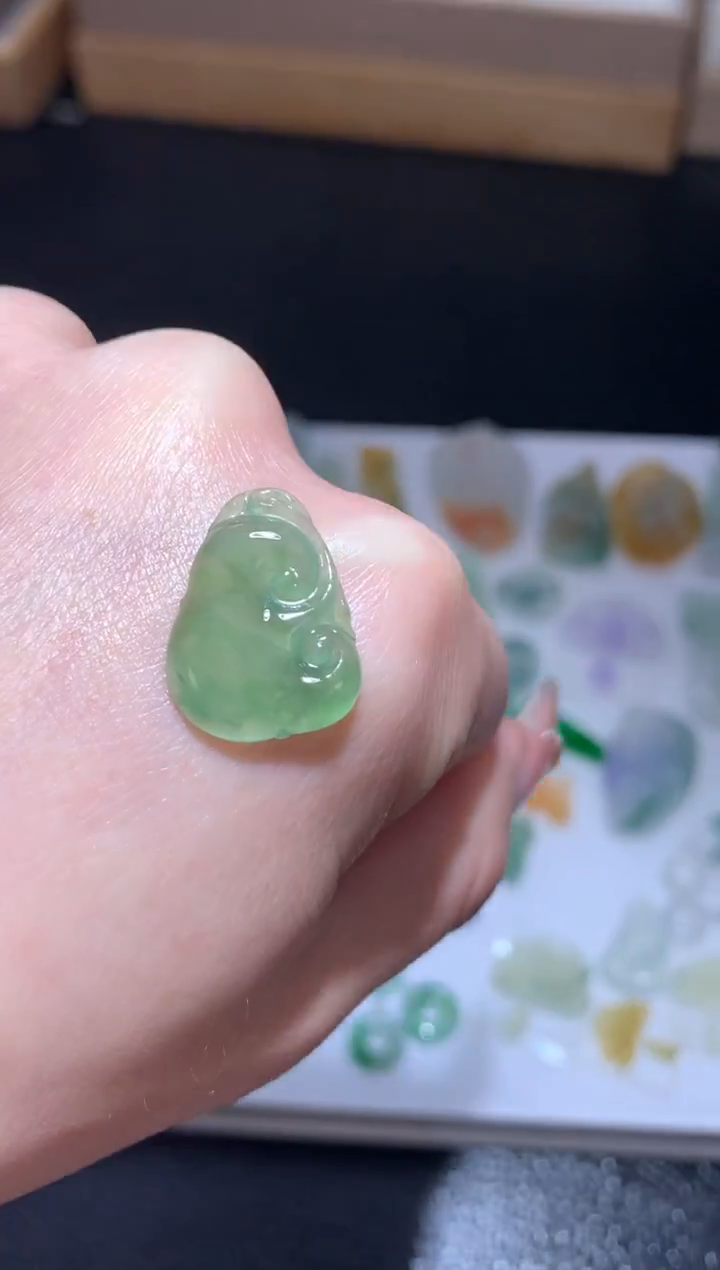 未镶嵌定制翡翠如意
