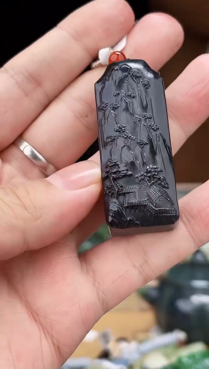 颈饰未镶嵌和田玉1