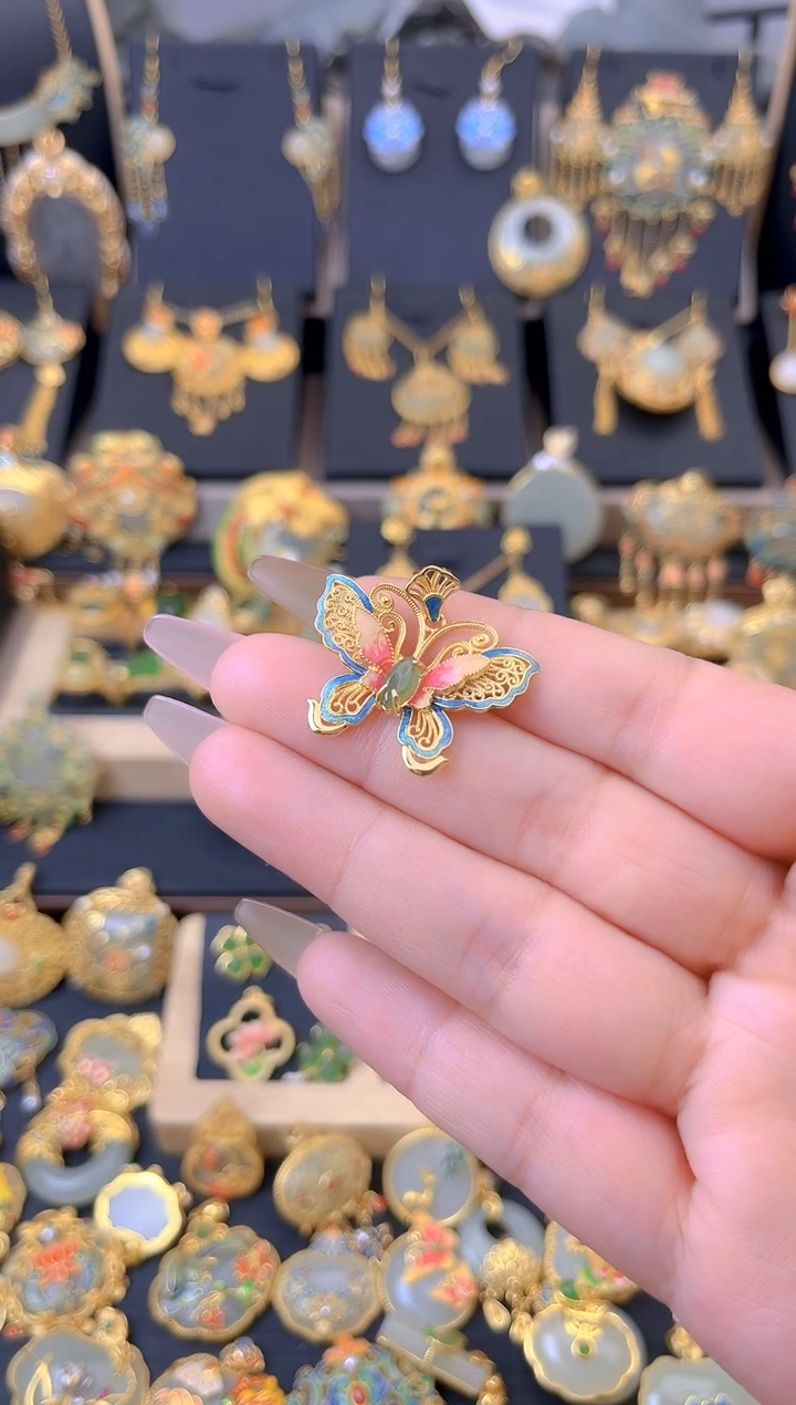 【闪购商品】和田玉吊坠银S925镀金镶嵌花丝蝴蝶吊坠