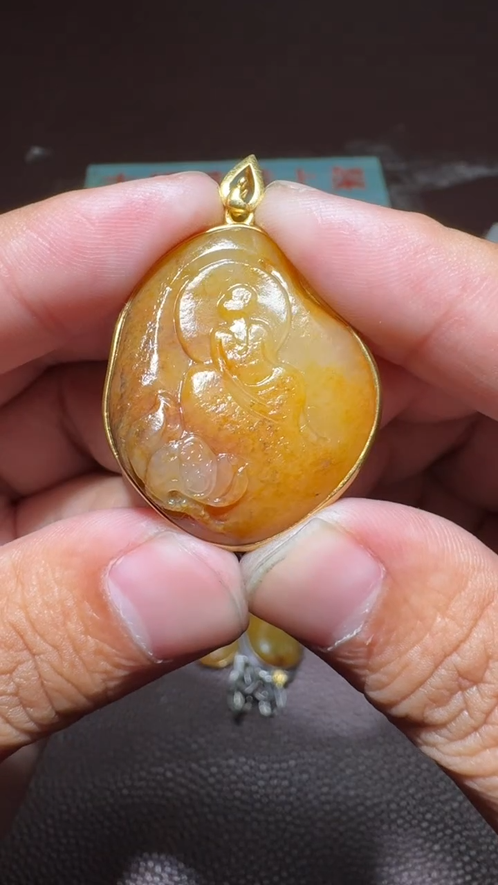 【闪购商品】和田玉挂件18K金镶嵌和田玉