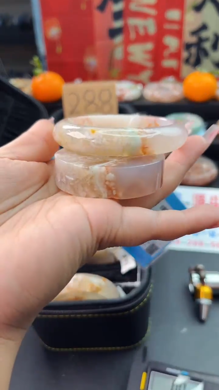 【闪购商品】石英质玉手镯未镶嵌赠送镯心（55圈口）