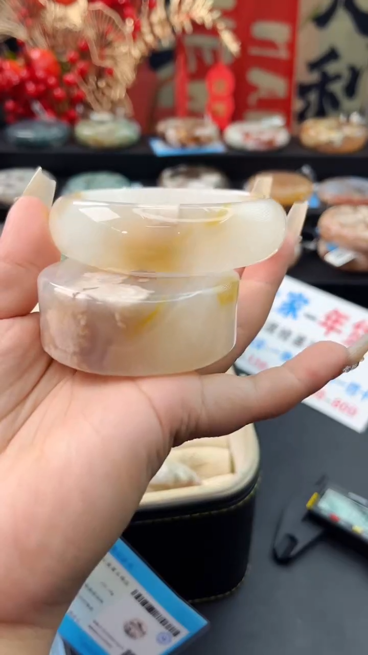 【闪购商品】石英质玉手镯未镶嵌赠送镯心（60圈口）