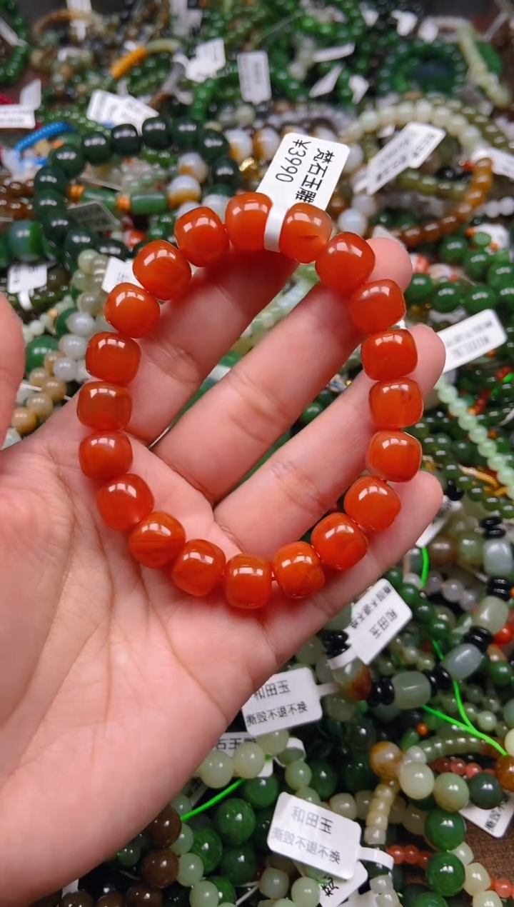 南红玛瑙合金颈饰1