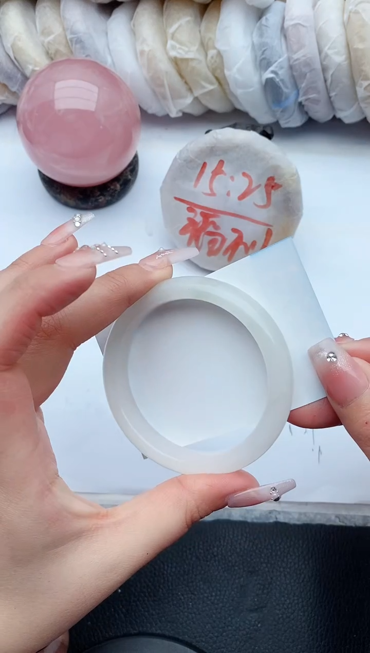 【闪购商品】石英质玉手镯未镶嵌75+54/55