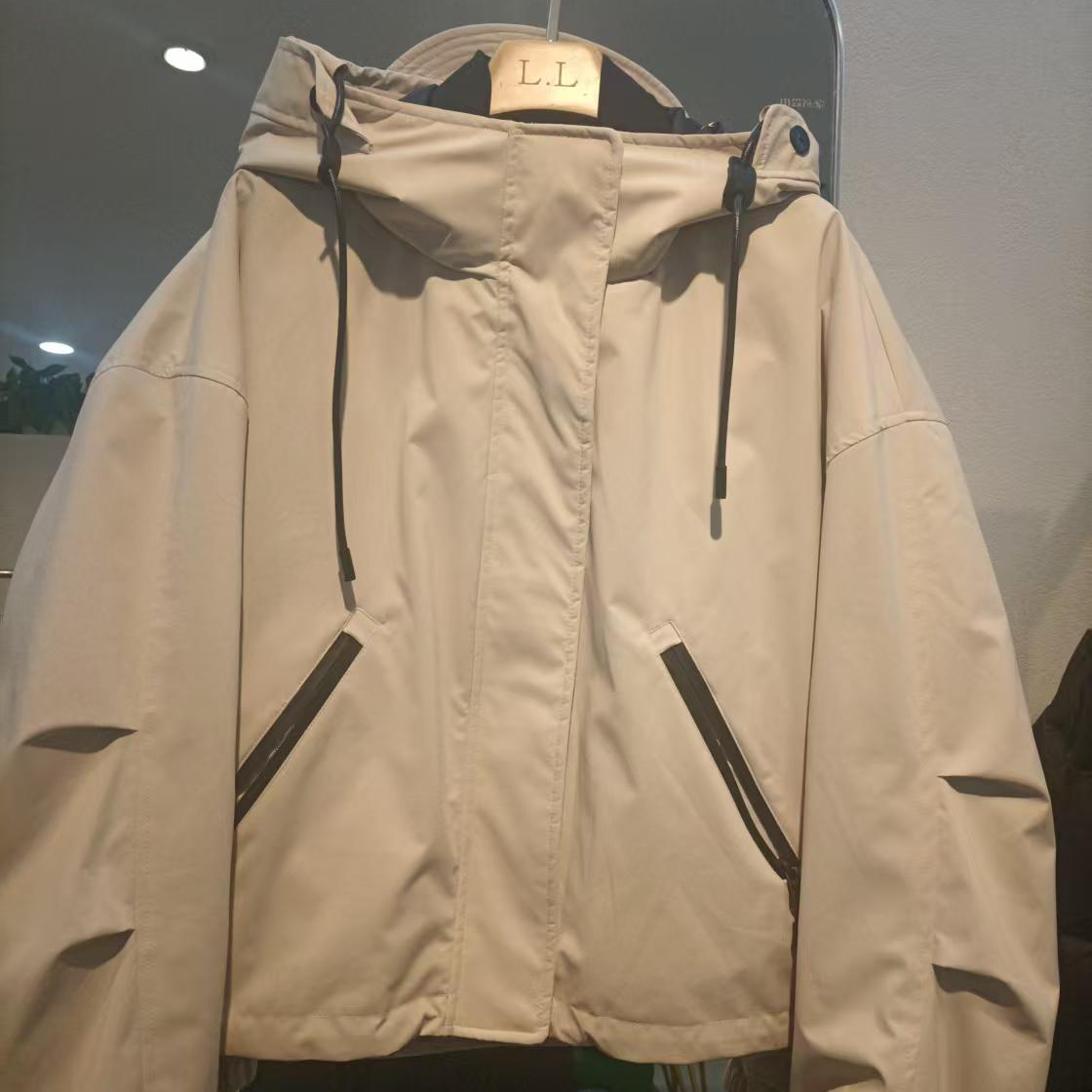 拉链短款运动连帽秋冬潮流休闲羽绒服