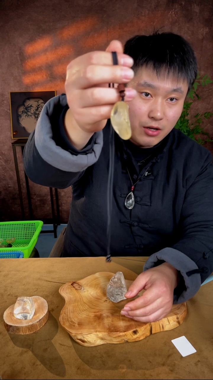 水晶摆件未镶嵌56