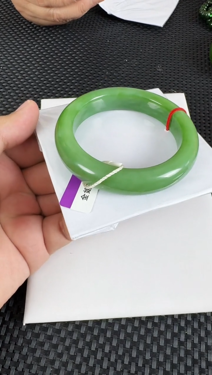 【闪购商品】和田玉（碧玉）手镯未镶嵌约60.*14.8*10.4MM粉绿