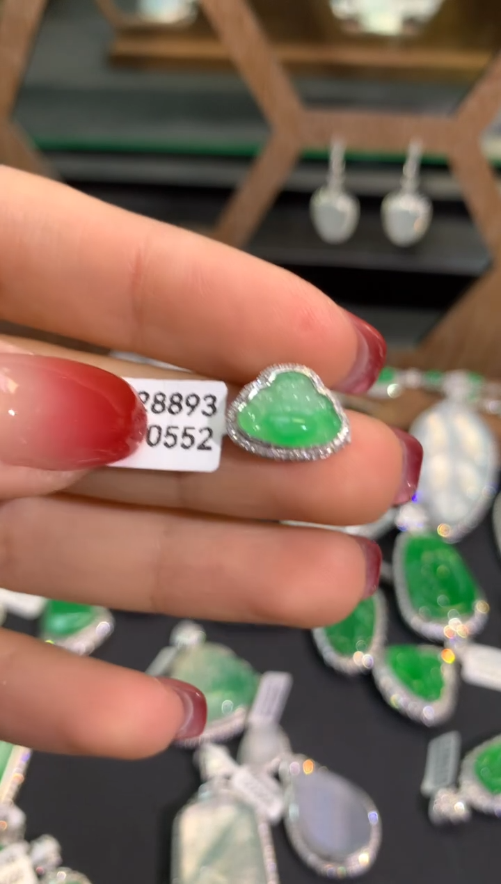 【闪购商品】翡翠吊坠(不含链)18K金镶嵌吊坠