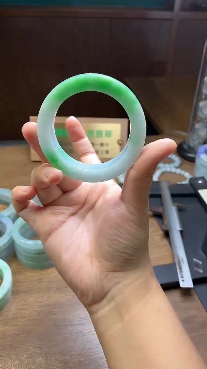 未镶嵌手镯定制翡翠岁****2定制