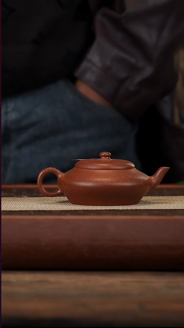 茶壶紫砂微瑕150毫升红降坡虚扁