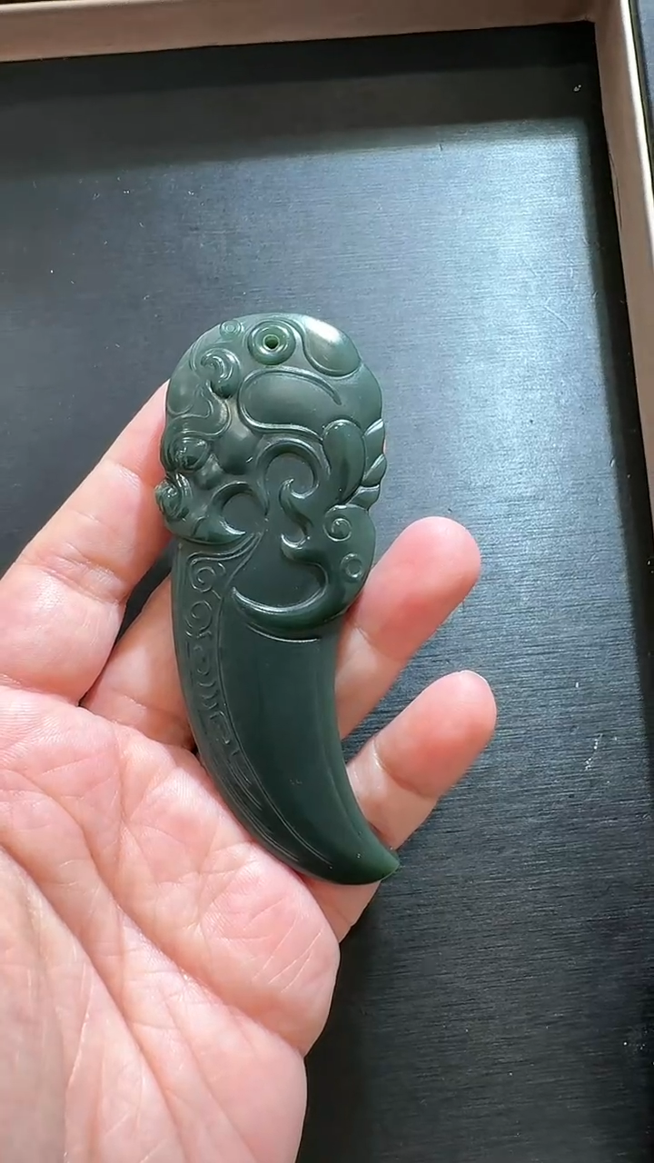 【闪购商品】和田玉颈饰未镶嵌手把件