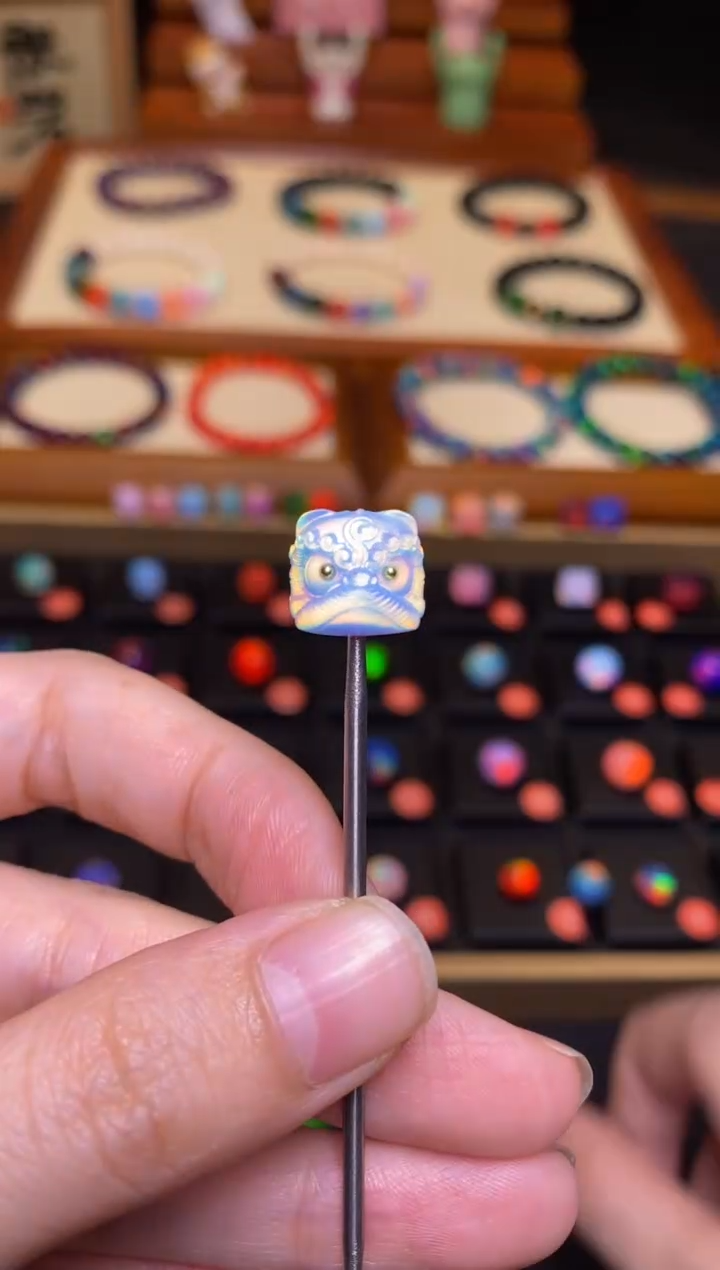 【闪购商品】树脂制品11mm+人工欧泊醒狮15