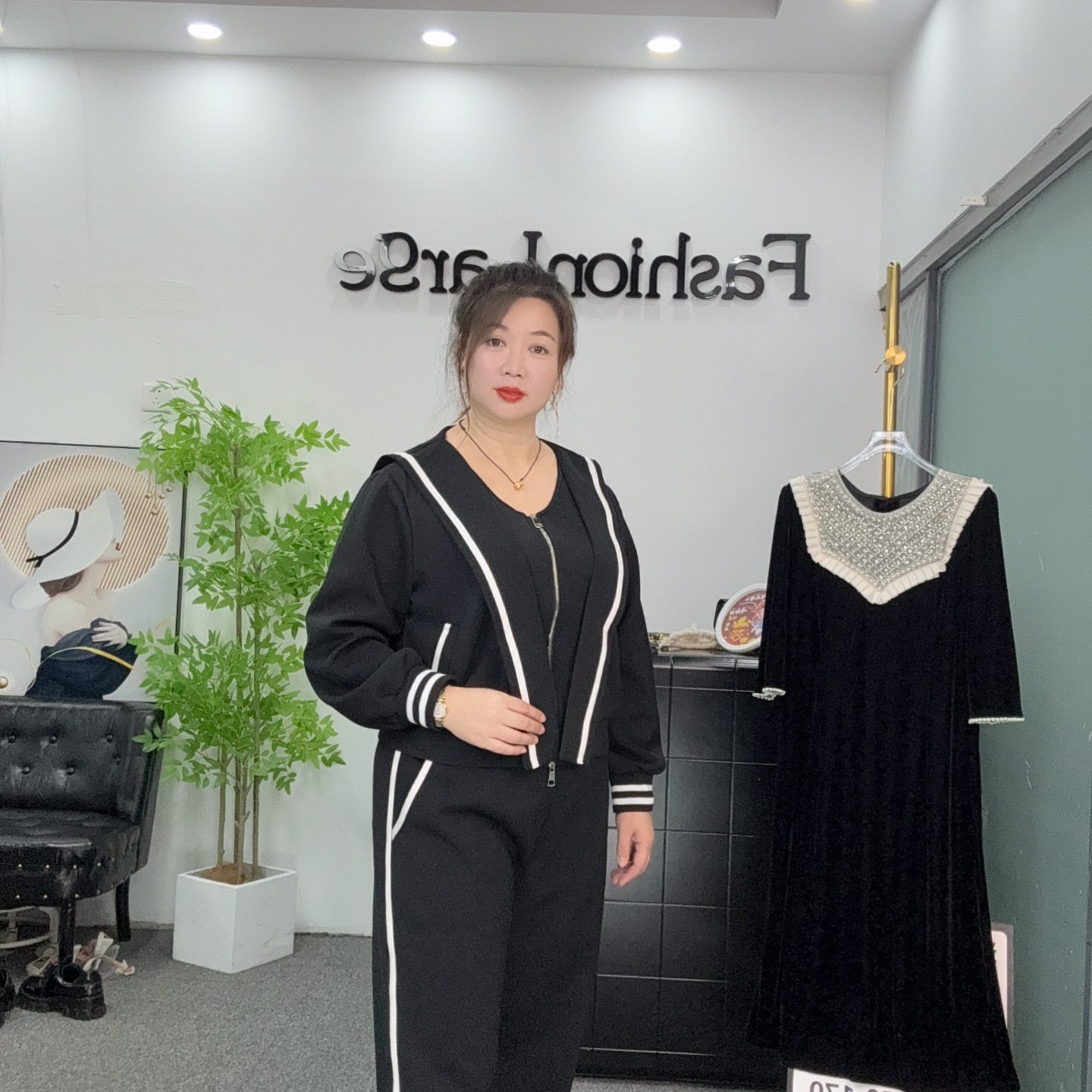 大码女装套装宽松显瘦遮肉胖妹妹上衣裤子两件套