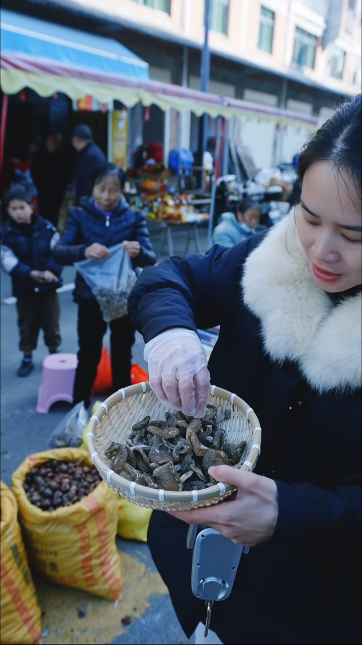 中国大陆（代卖农家）野梨菇1斤