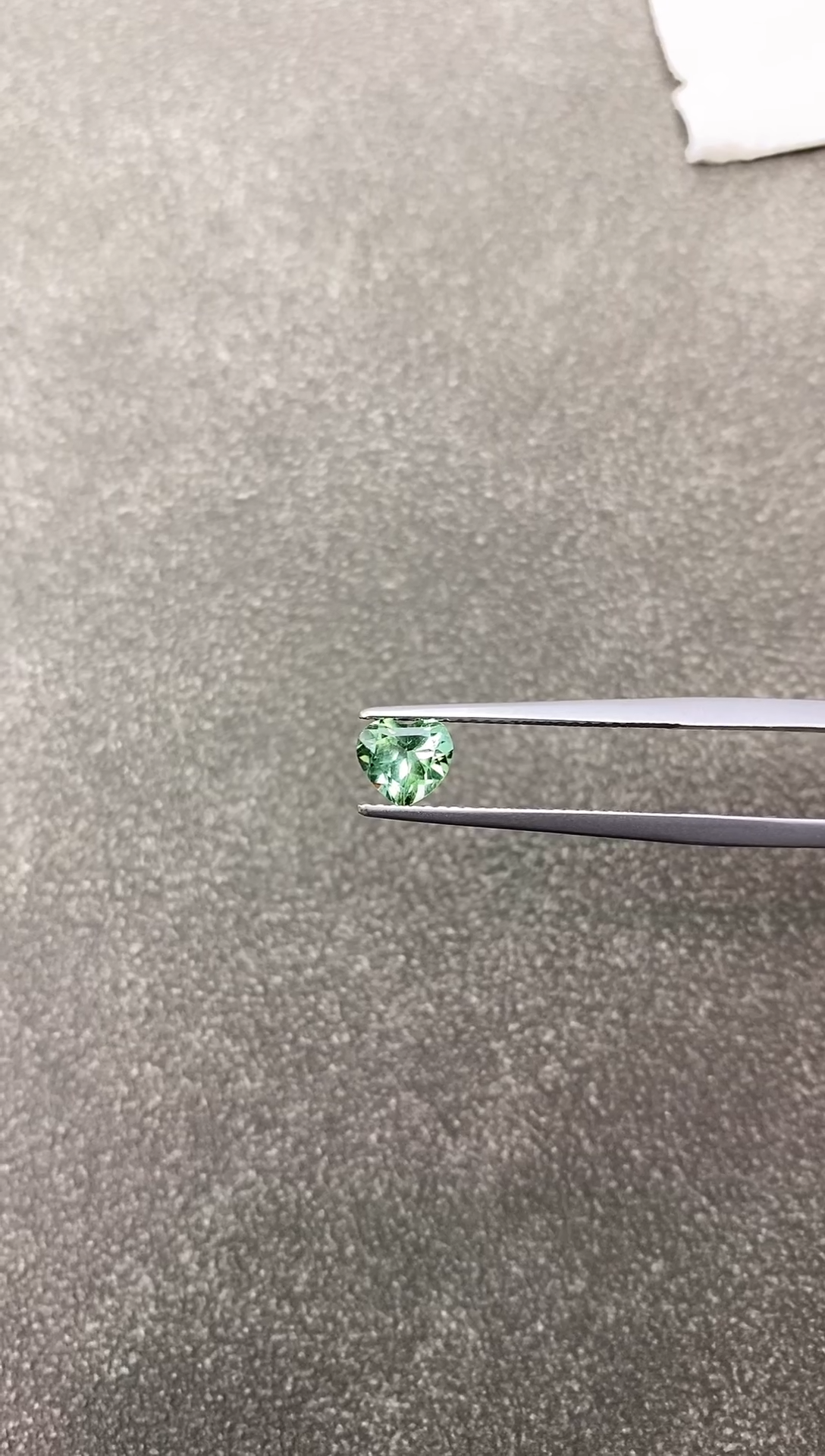 【闪购商品】碧玺裸石未镶嵌0.68克拉 薄荷绿碧玺 爱心切