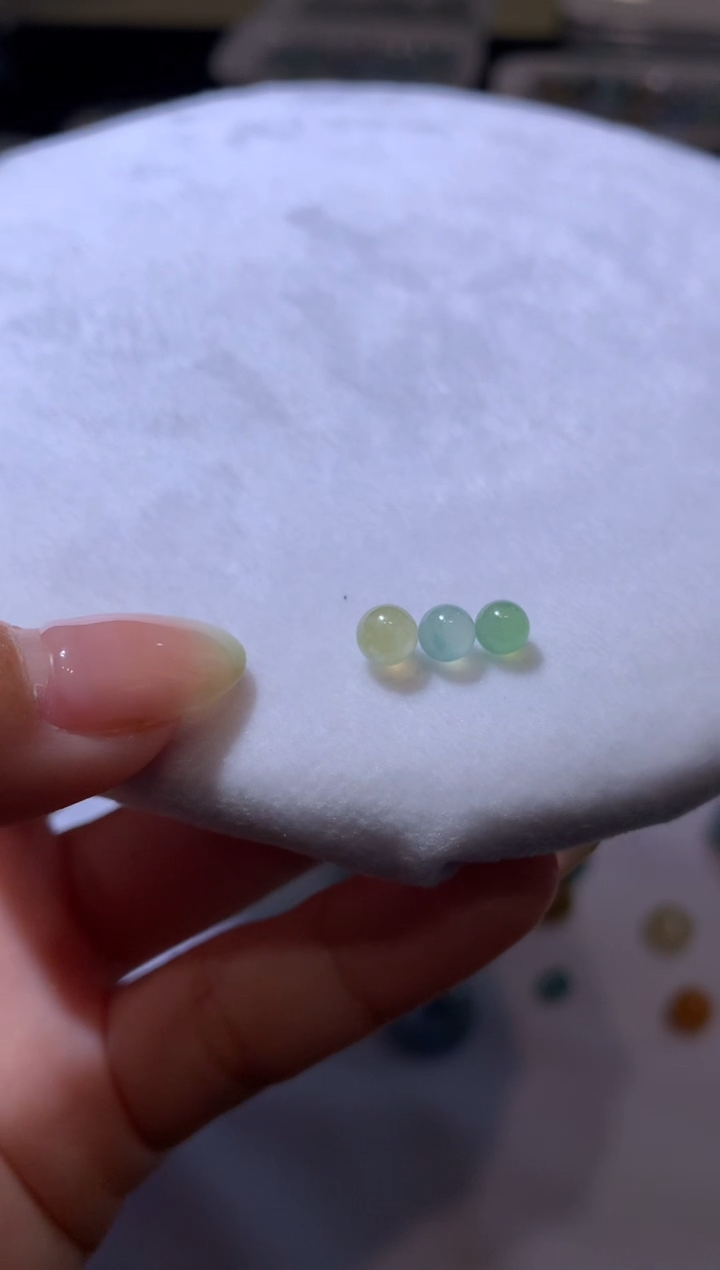 【闪购商品】定制翡翠未镶嵌4.5~5珠子三个220+22
