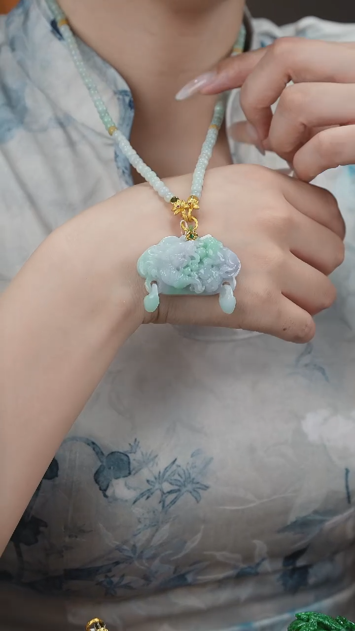 翡翠未镶嵌颈饰112