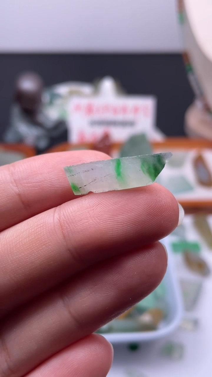 吊坠(不含链)未镶嵌翡翠缅甸天然翡翠，不包工