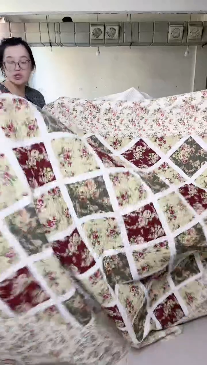 棉200*230花边床盖