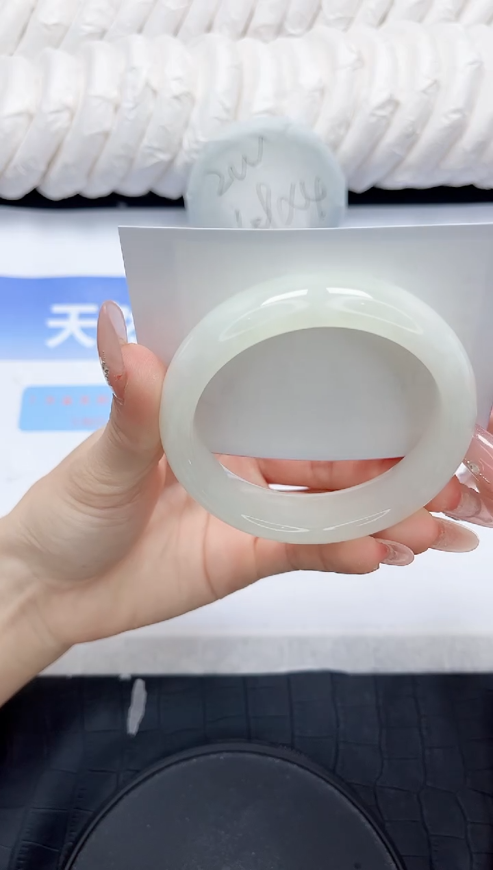 和田玉手镯未镶嵌202-56.2