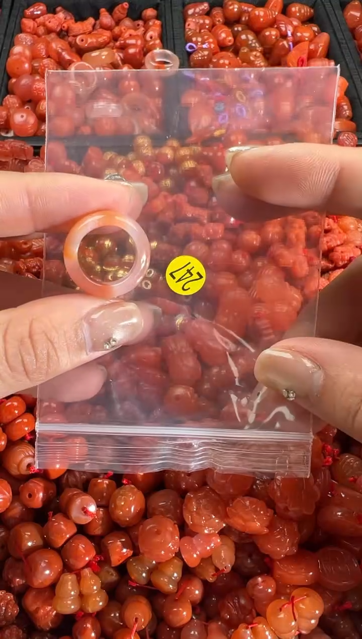 【闪购商品】南红玛瑙颈饰未镶嵌1