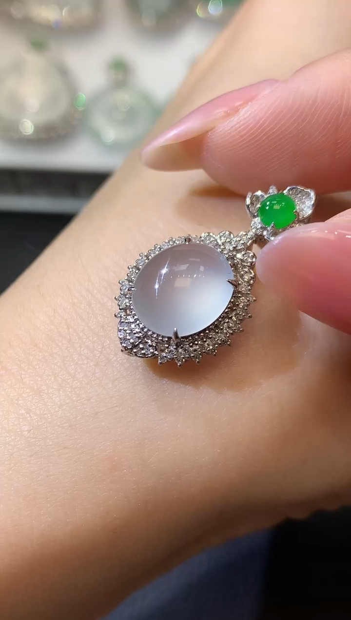 【闪购商品】翡翠吊坠(不含链)18K金镶嵌C13