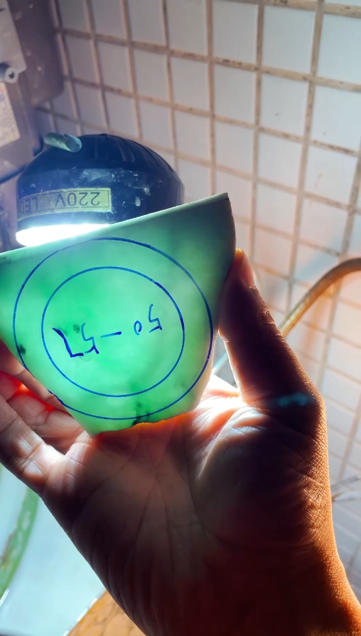 未镶嵌翡翠定制翡翠咪*翡翠