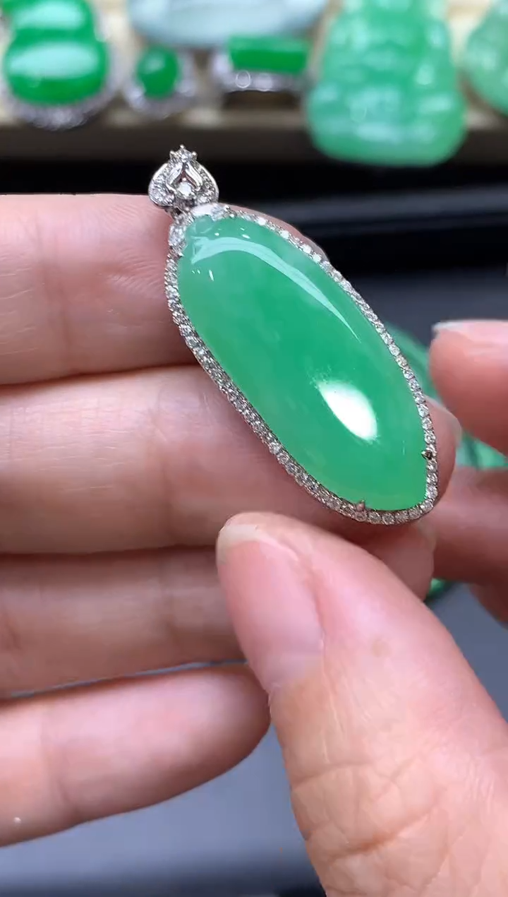 颈饰18K金镶嵌翡翠572-中国好珍宝