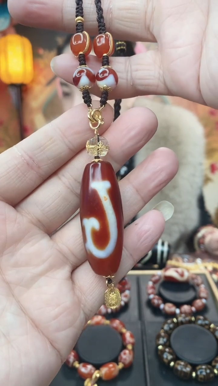 【闪购商品】玛瑙/玉髓吊坠未镶嵌玛瑙度度吊坠 多样性发货其一