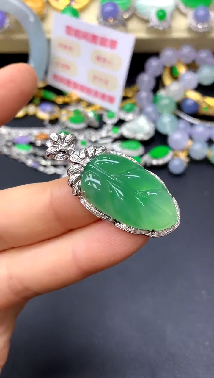 颈饰18K金镶嵌翡翠288-中国好珍宝