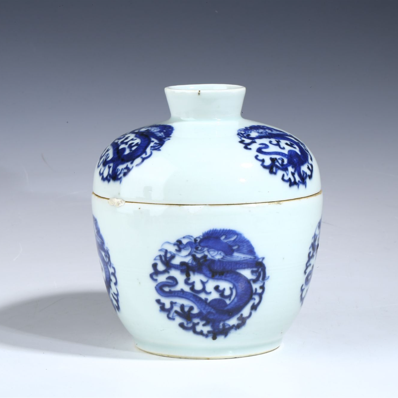 【拍卖-晚清】·青花团龙纹盖缸