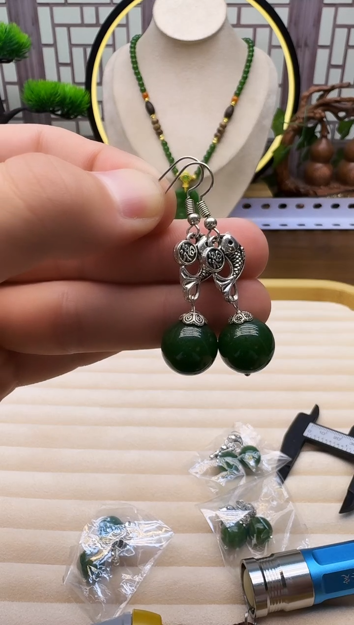 银S925镶嵌和田玉耳饰E10      