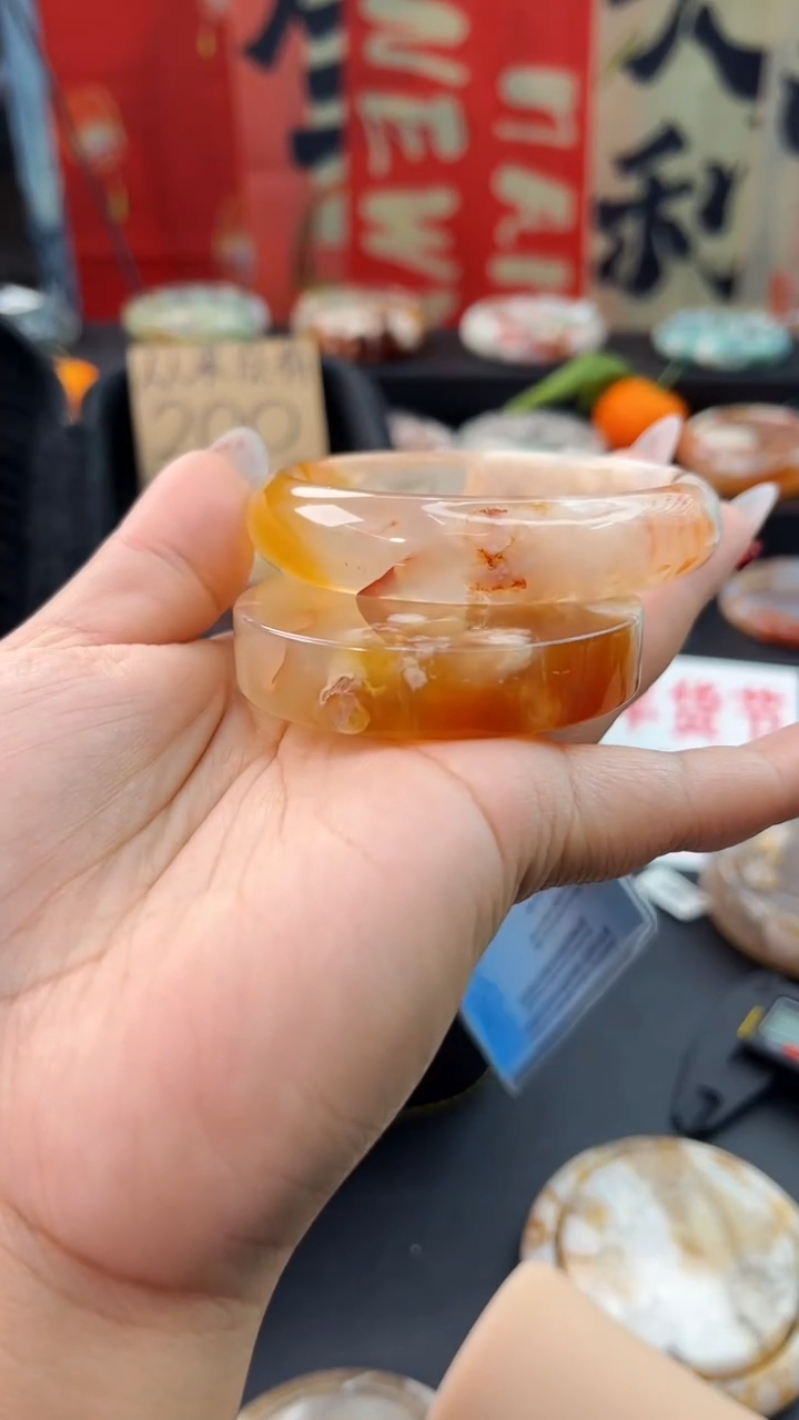 【闪购商品】石英质玉手镯未镶嵌赠送镯心（55圈口）