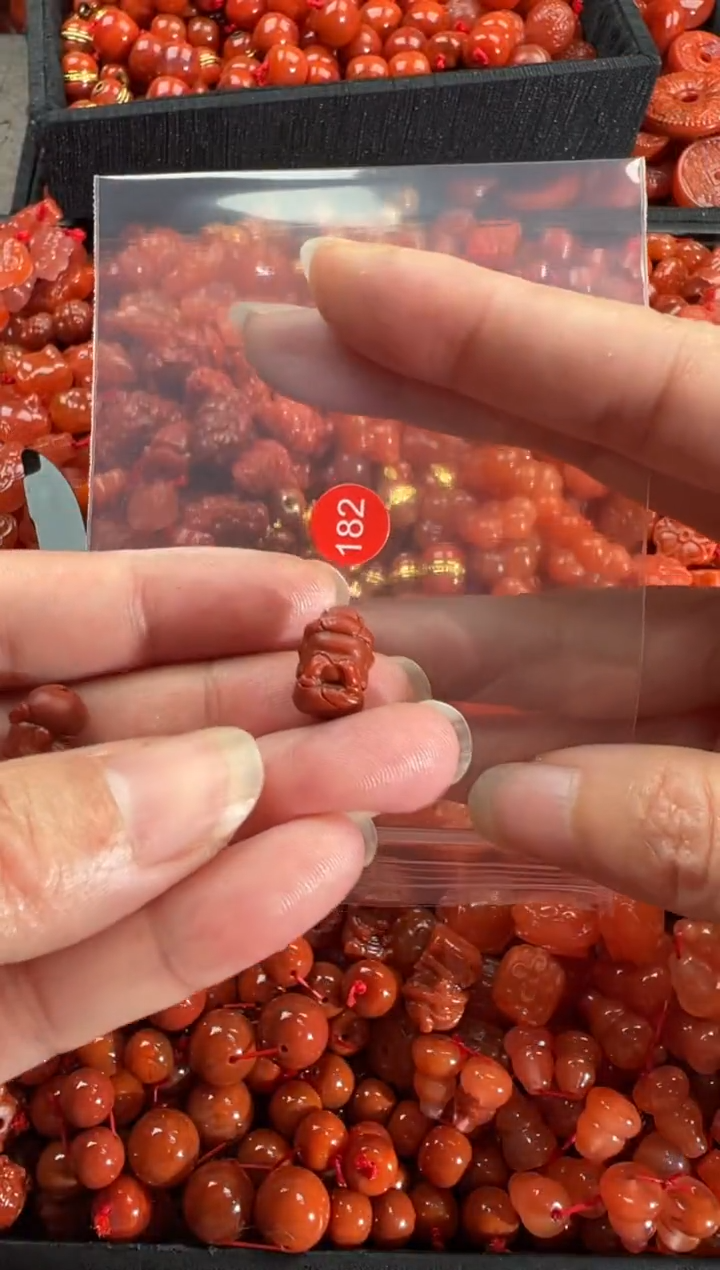 【闪购商品】南红玛瑙颈饰未镶嵌1