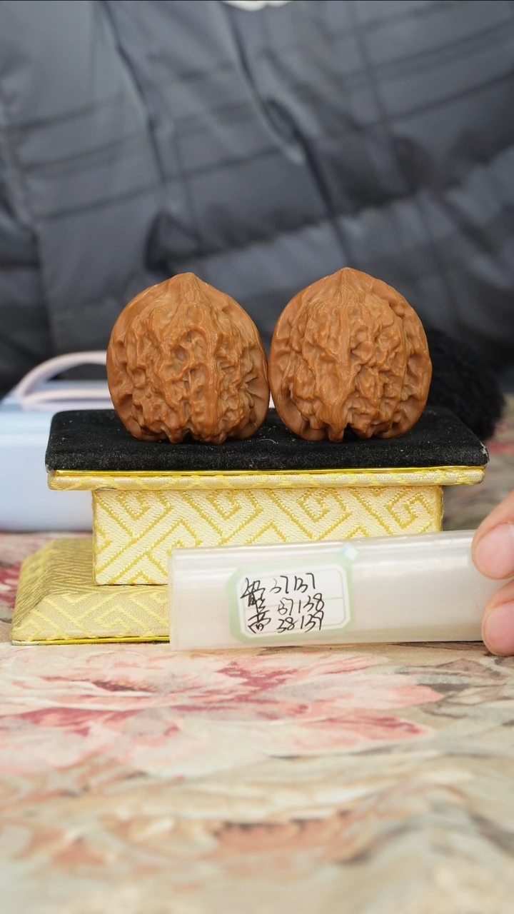 【闪购商品】文玩核桃把件马蹄