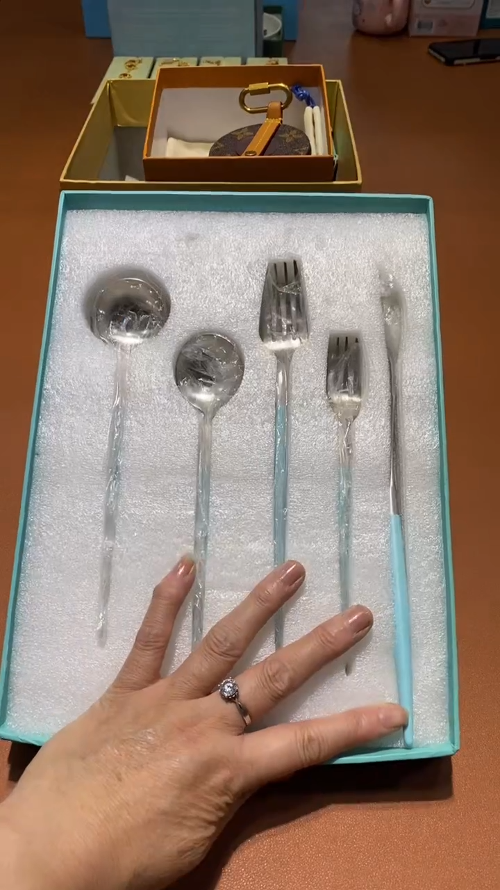 瓷片全场正品   一件不留@@1