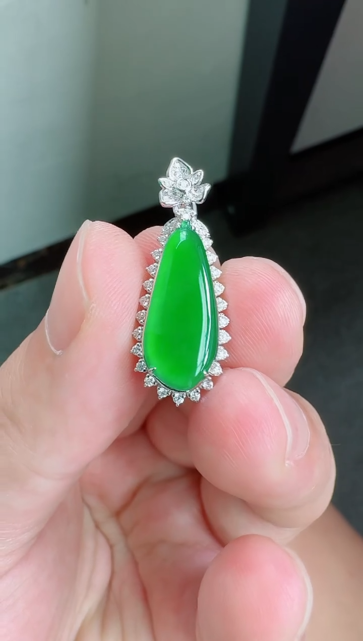 翡翠18K金镶嵌颈饰寄售回流，不退不换