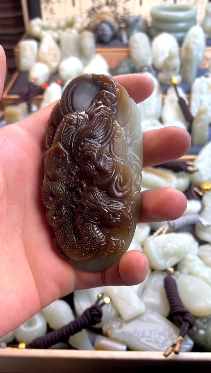 【闪购商品】和田玉颈饰未镶嵌新疆且末近矿料拍一发一