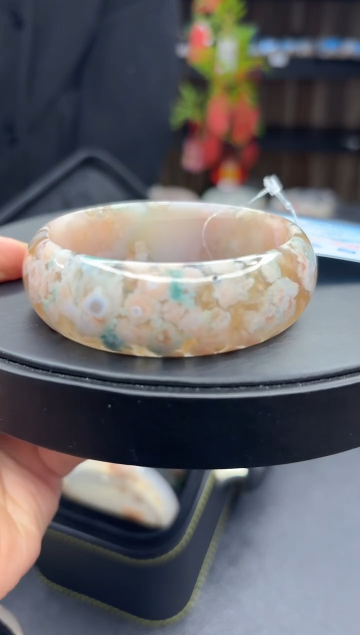 【闪购商品】石英质玉手镯未镶嵌685（61圈）