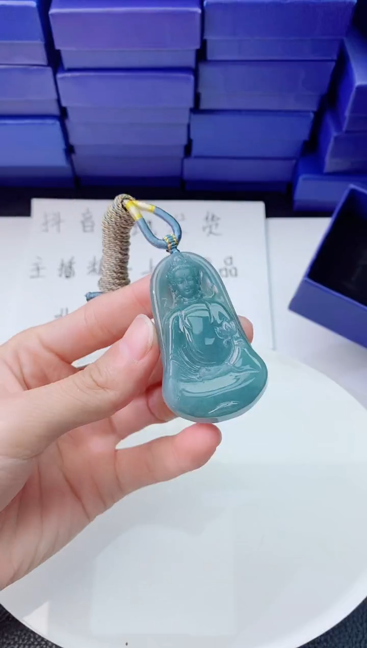 【闪购商品】翡翠未镶嵌颈饰        