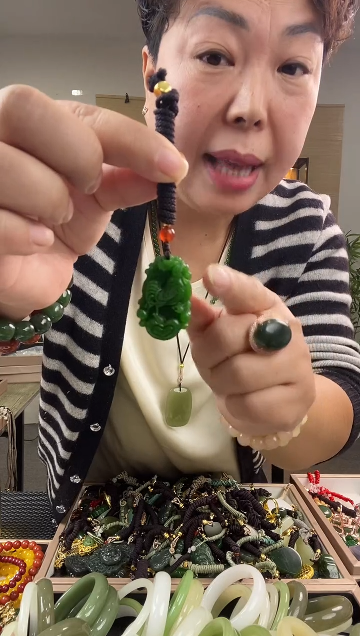 颈饰未镶嵌和田玉多样性拍一发一  0330  小鸡