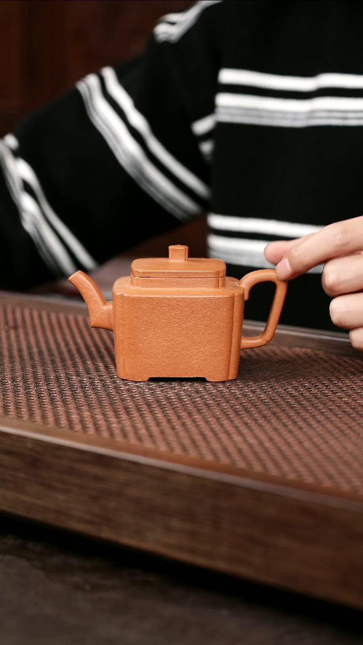 茶壶紫砂红黄泥同春