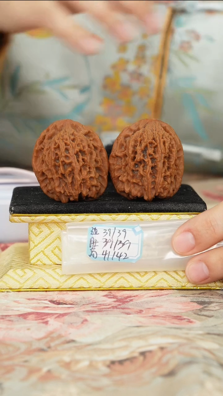 【闪购商品】文玩核桃把件龙纹将军榜有修