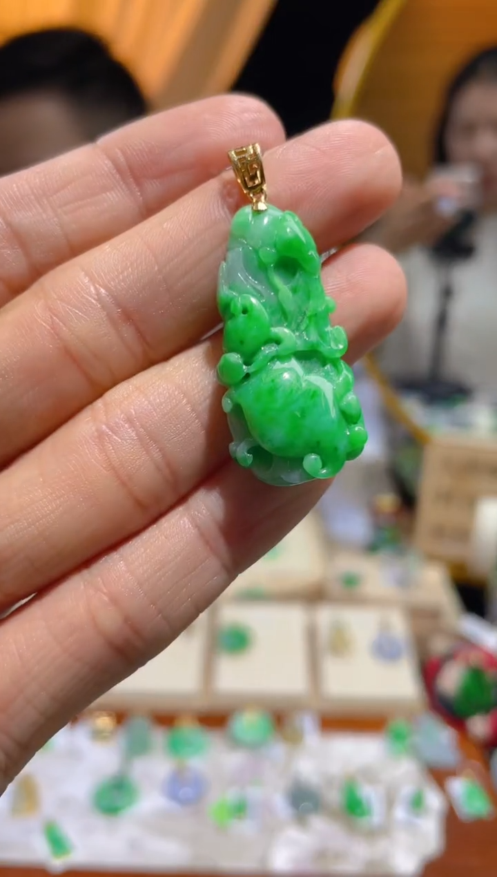 【闪购商品】翡翠颈饰18K金镶嵌假一赔三