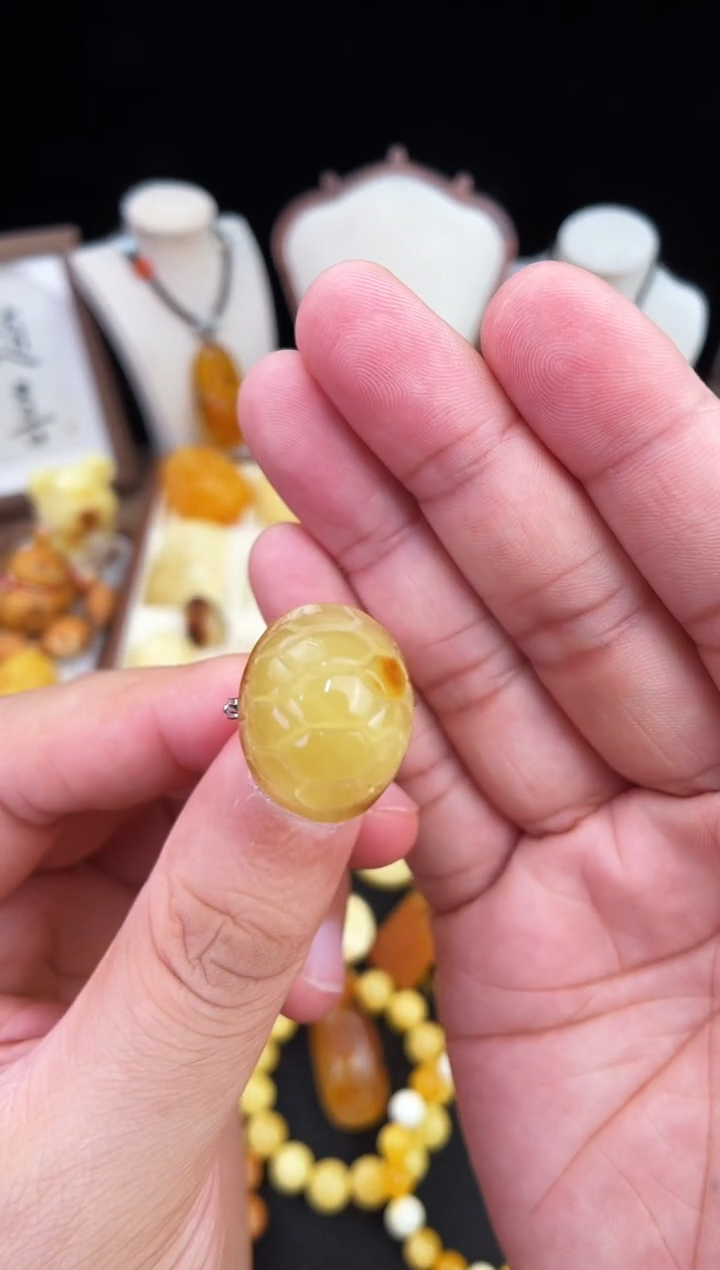 琥珀未镶嵌珠宝奇石柒月