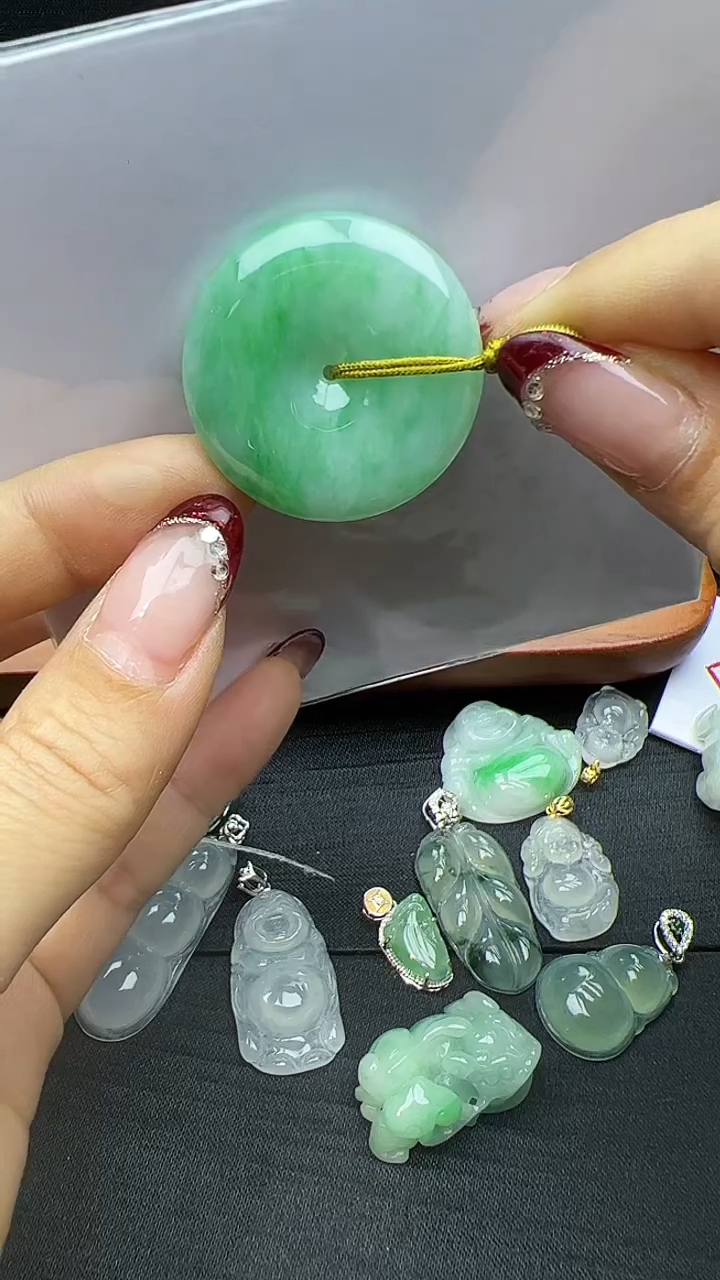 【闪购商品】翡翠颈饰未镶嵌平安扣