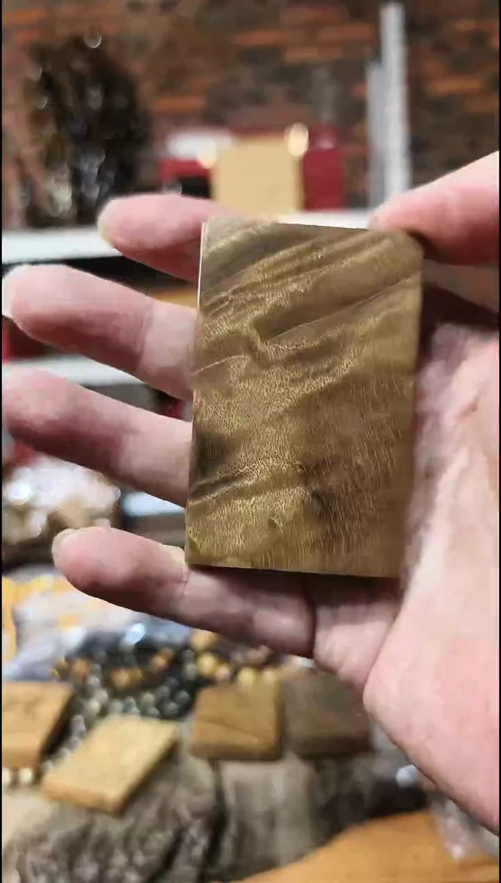 金丝楠无事牌手把件