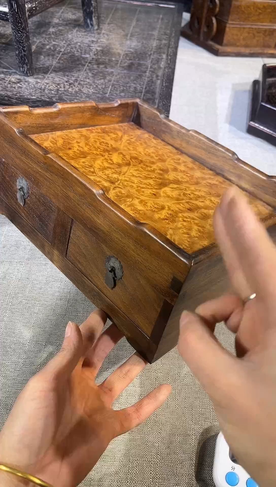 木天**。海黄带抽屉文承盘