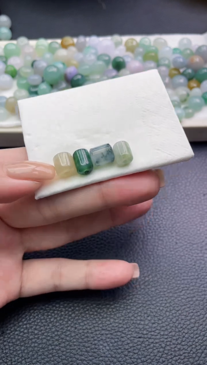 未镶嵌定制翡翠糖**?珠子