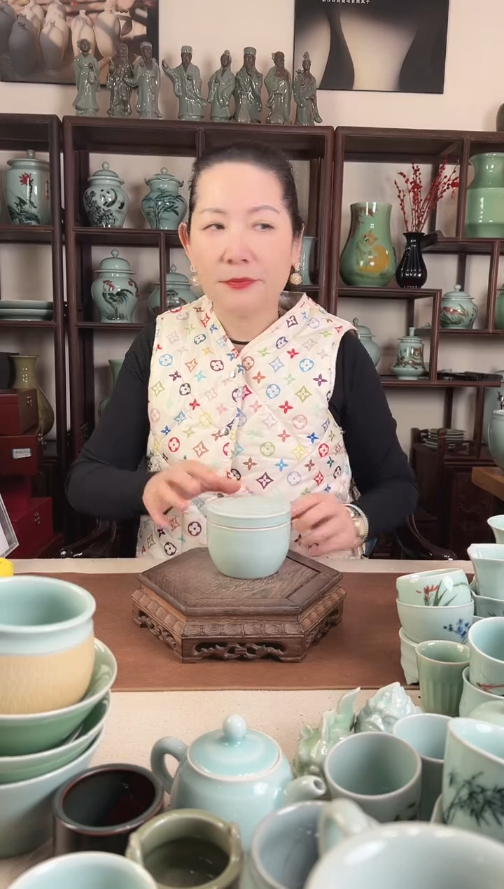 青瓷 粉青 莲韵 茶叶罐